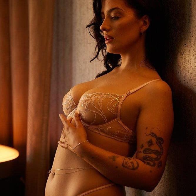 Kendall Winter is Female Escorts. | Melbourne | Australia | Australia | aussietopescorts.com 