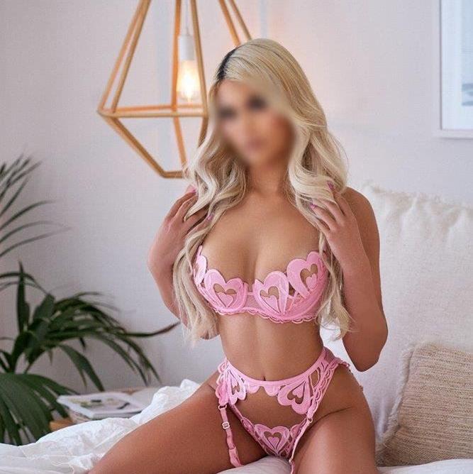 Esmee Love is Female Escorts. | Perth | Australia | Australia | aussietopescorts.com 