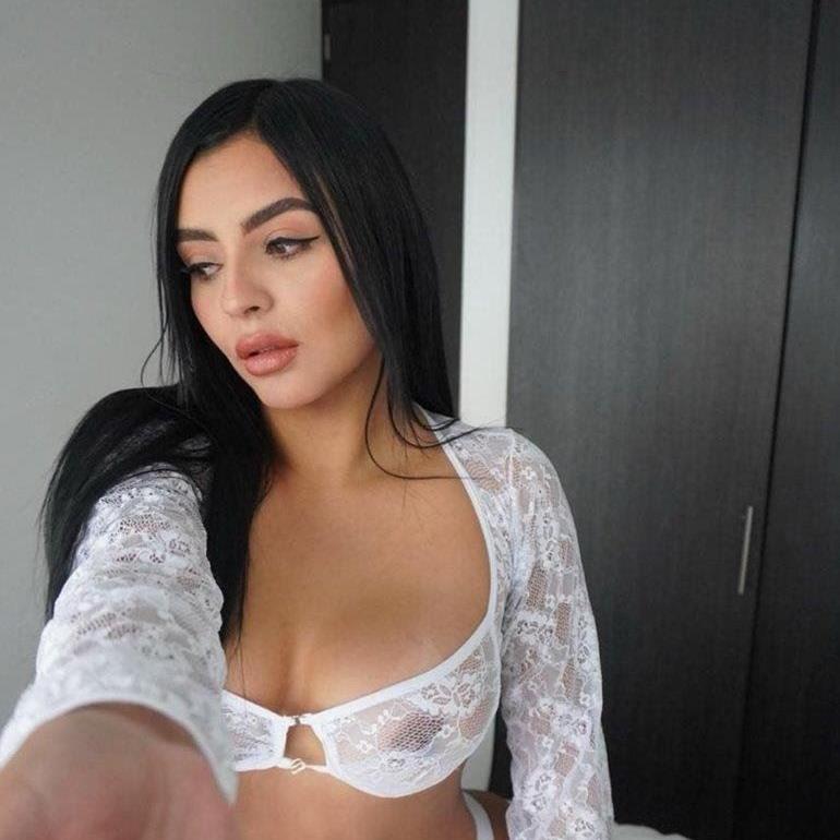 next door girl is Female Escorts. | Cairns | Australia | Australia | aussietopescorts.com 