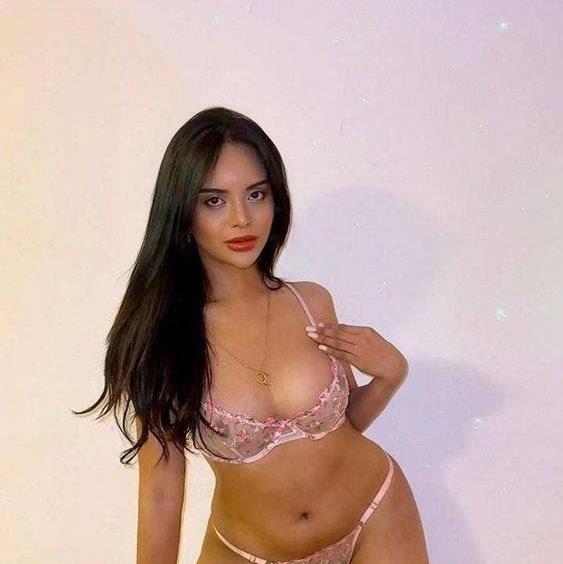 Mia is Female Escorts. | Darwin | Australia | Australia | aussietopescorts.com 