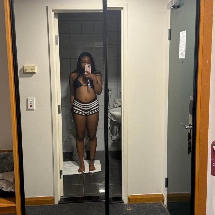 African American at 31 Knuckey st back door on Spain place is Female Escorts. | Darwin | Australia | Australia | aussietopescorts.com 