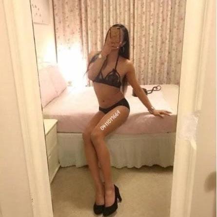 PARTY Girl    IN OUT CALL is Female Escorts. | Cairns | Australia | Australia | aussietopescorts.com 